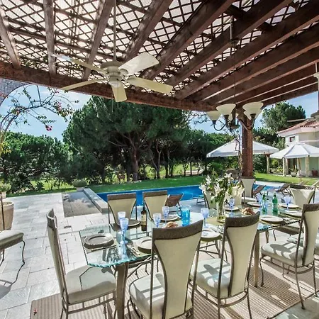 Sleeps 15 With Pool Air Con And Wifi Villa