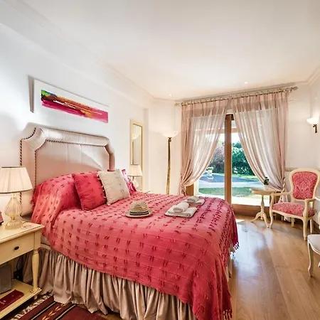 Villa Sleeps 15 With Pool Air Con And Wifi
