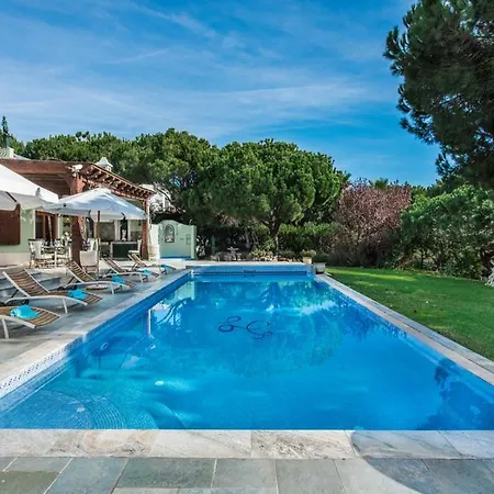 Sleeps 15 With Pool Air Con And Wifi Quinta do Lago