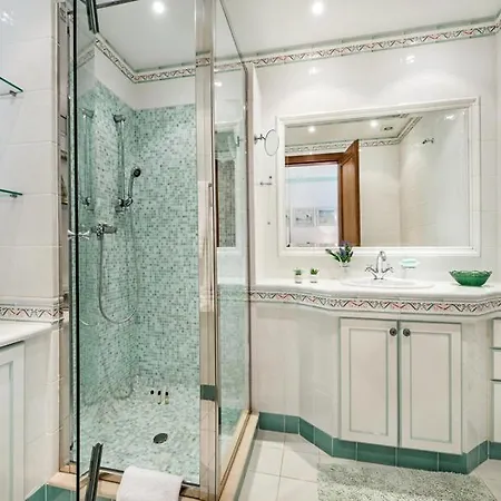 Sleeps 15 With Pool Air Con And Wifi Villa *