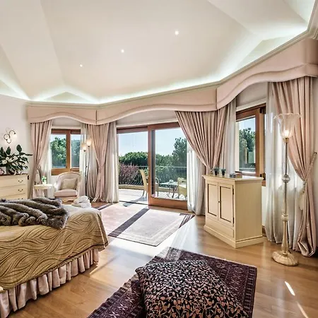Sleeps 15 With Pool Air Con And Wifi Quinta do Lago